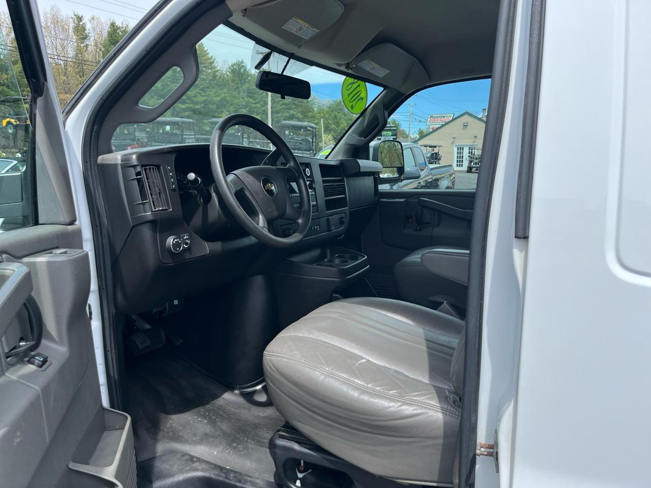 Chevrolet Express Cargo Van RWD 2500 135" 2018