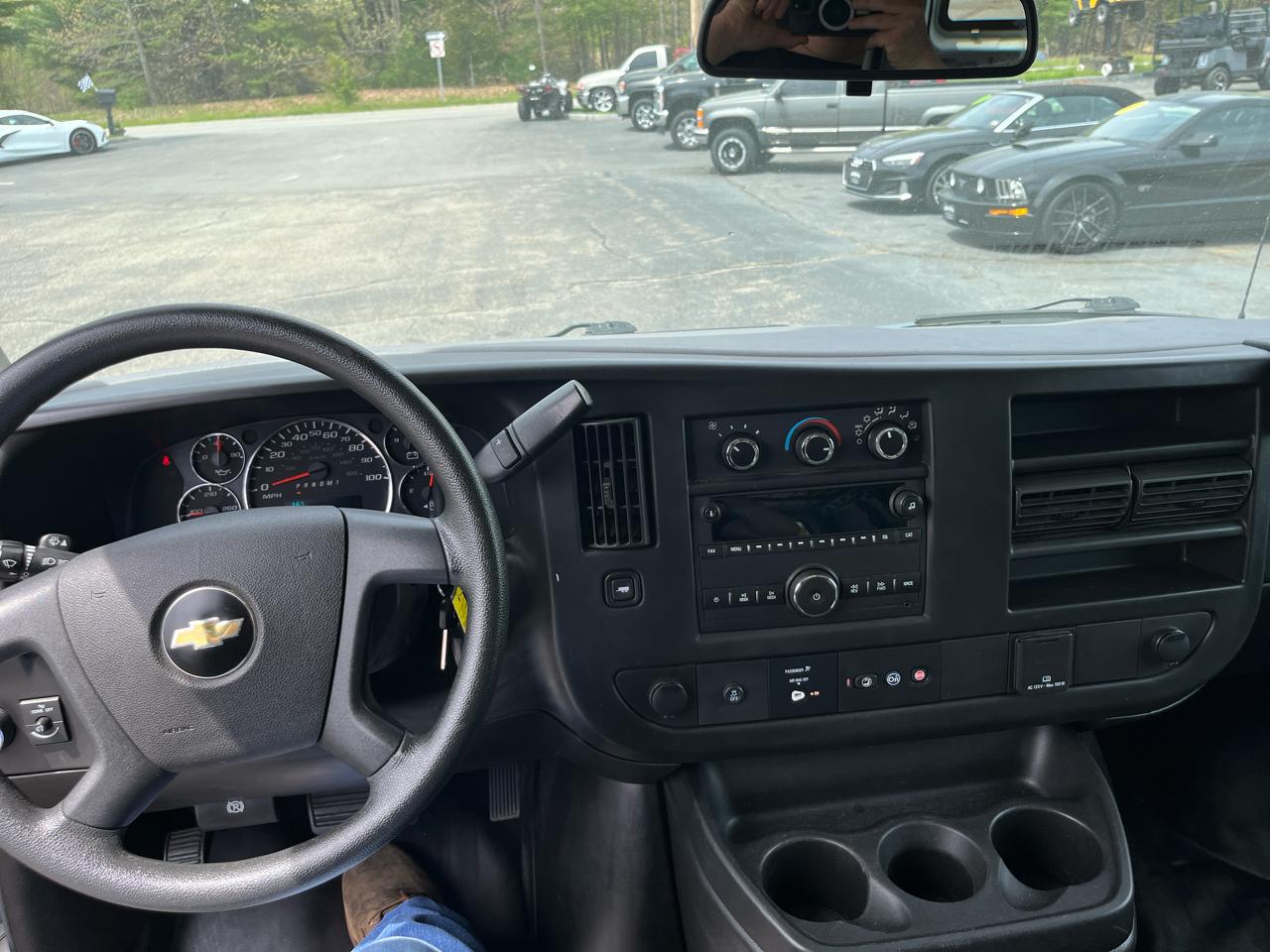 Chevrolet Express Cargo Van RWD 2500 135" 2018