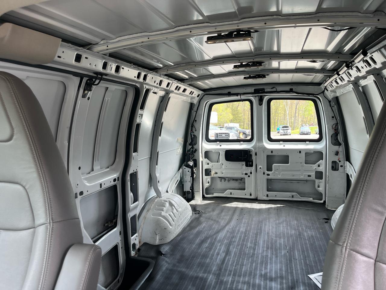 Chevrolet Express Cargo Van RWD 2500 135" 2018