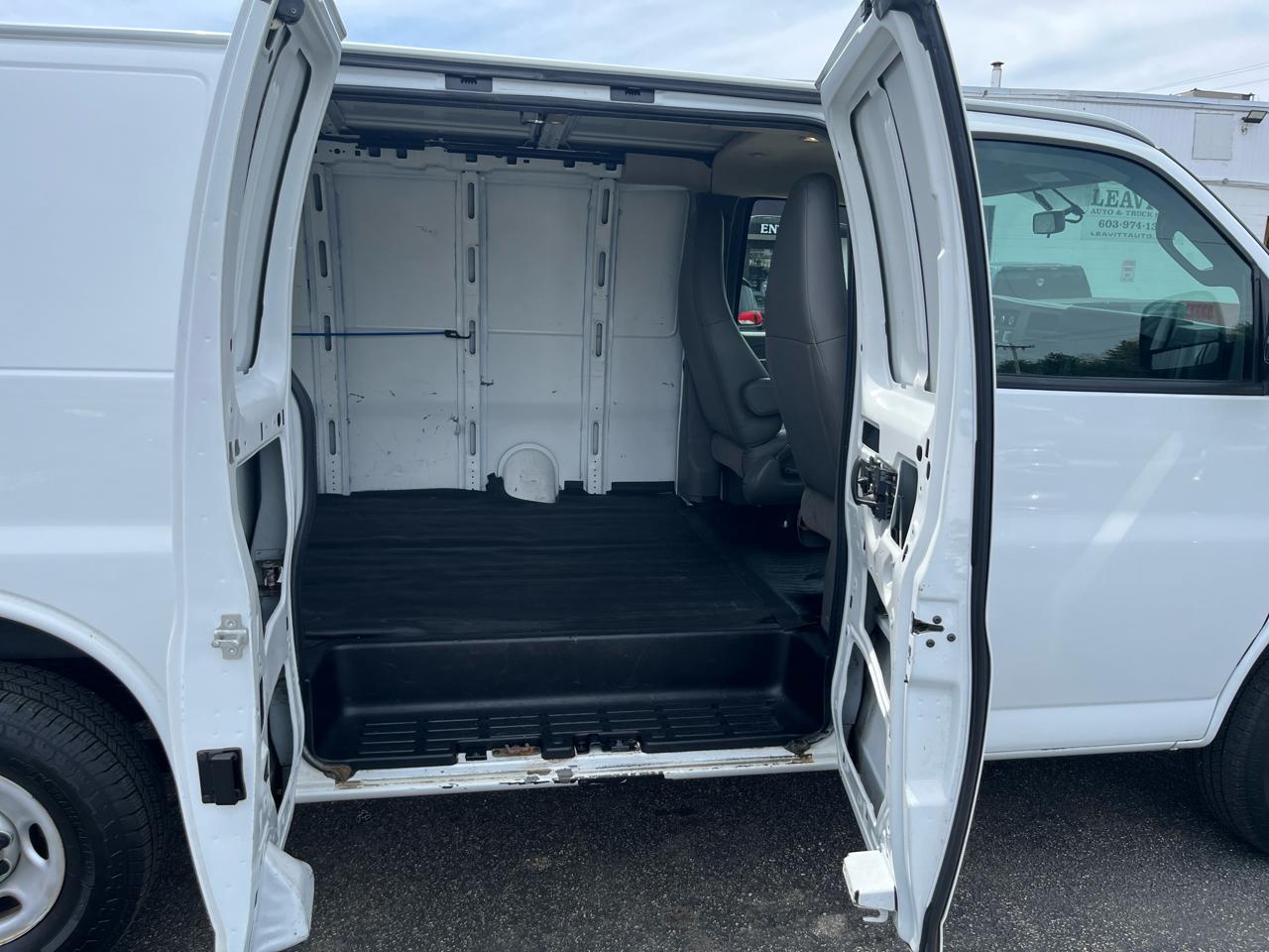 Chevrolet Express Cargo Van RWD 2500 135" 2018