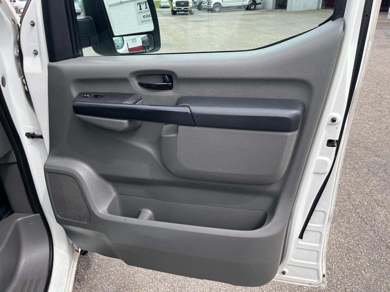 Nissan NV Standard Roof 1500 V6 S 2016