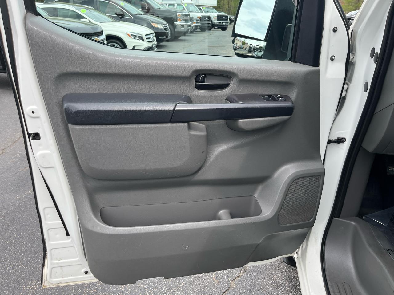 Nissan NV Standard Roof 1500 V6 S 2016