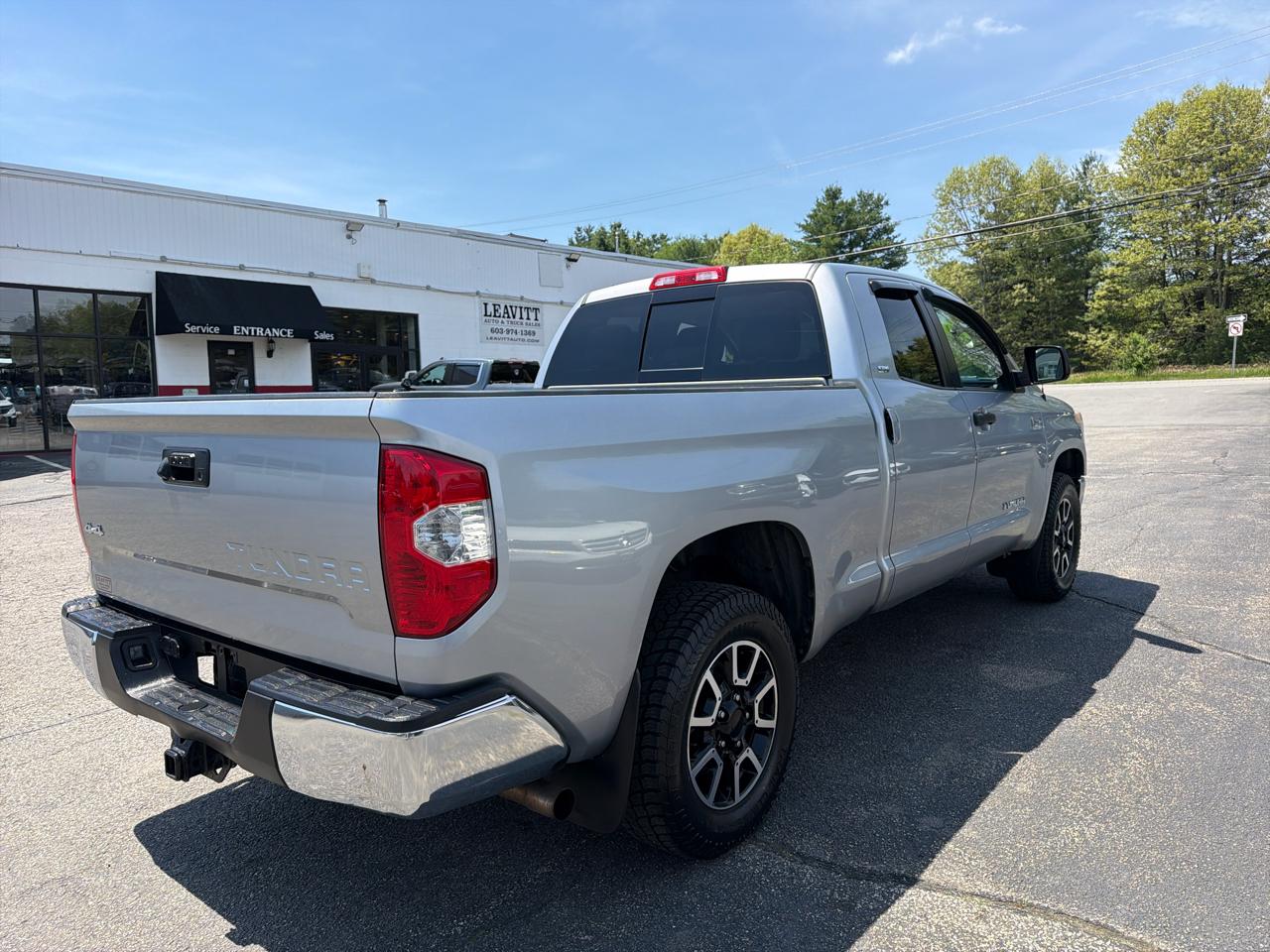 Toyota Tundra 4WD Truck  2014