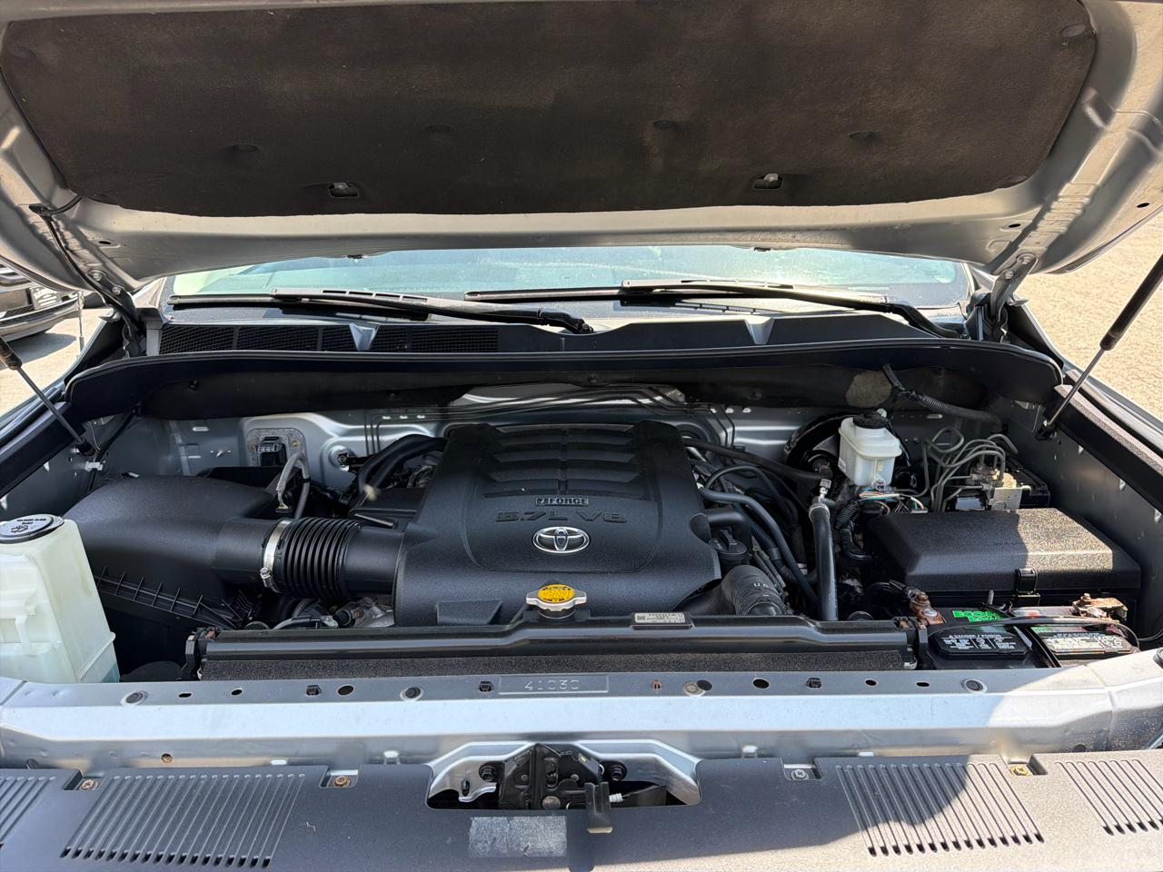 Toyota Tundra 4WD Truck  2014