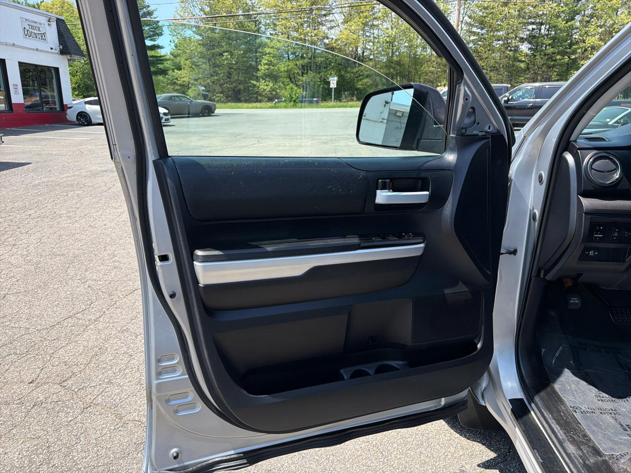 Toyota Tundra 4WD Truck  2014
