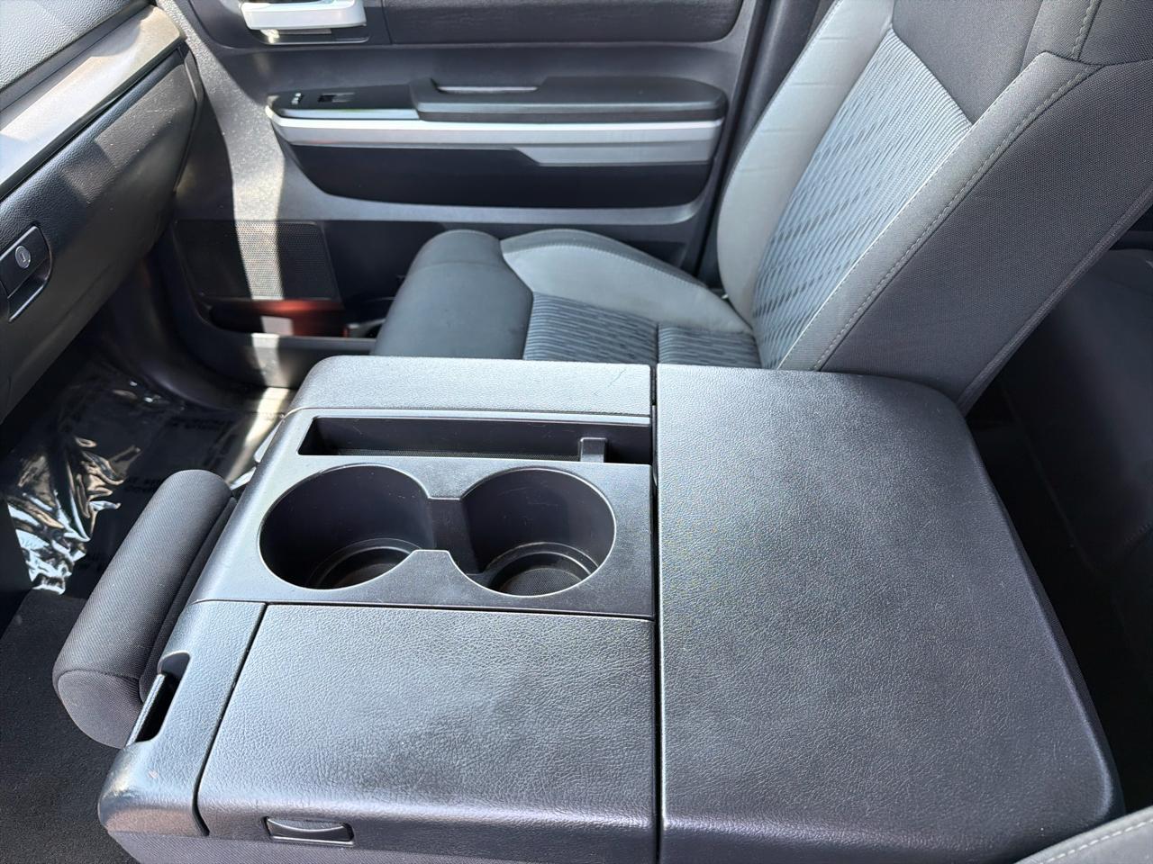 Toyota Tundra 4WD Truck  2014