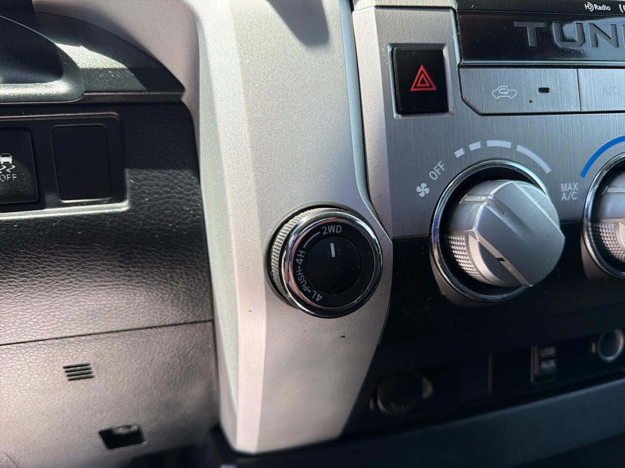 Toyota Tundra 4WD Truck  2014