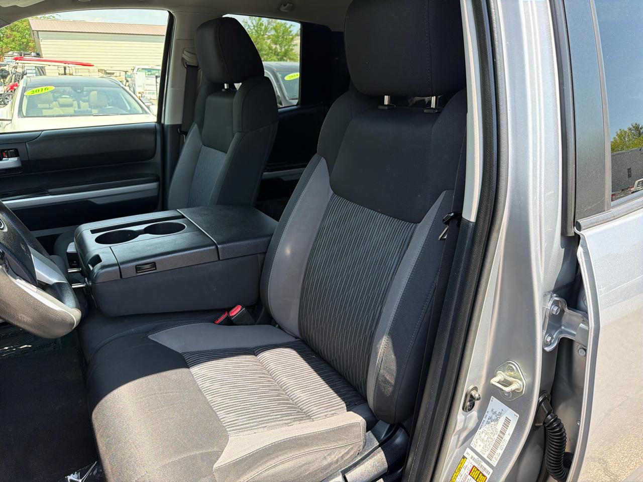Toyota Tundra 4WD Truck  2014