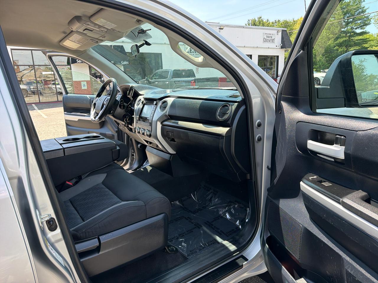 Toyota Tundra 4WD Truck  2014