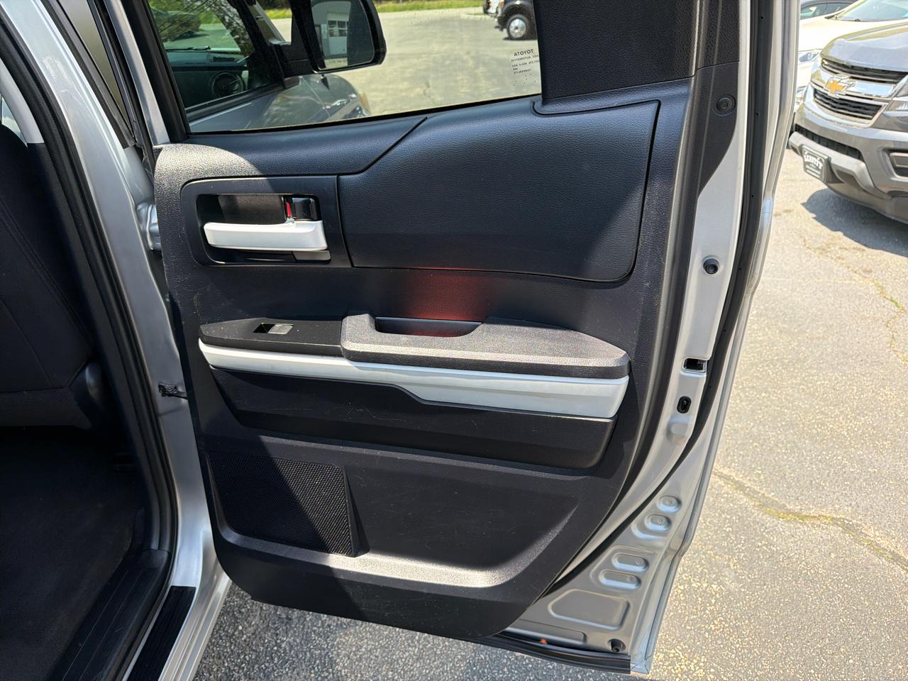 Toyota Tundra 4WD Truck  2014