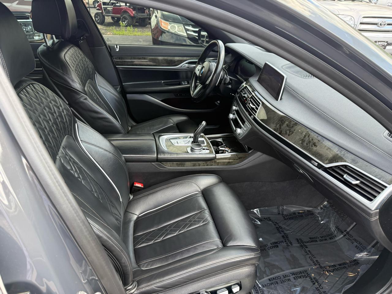 BMW 7 Series  2022