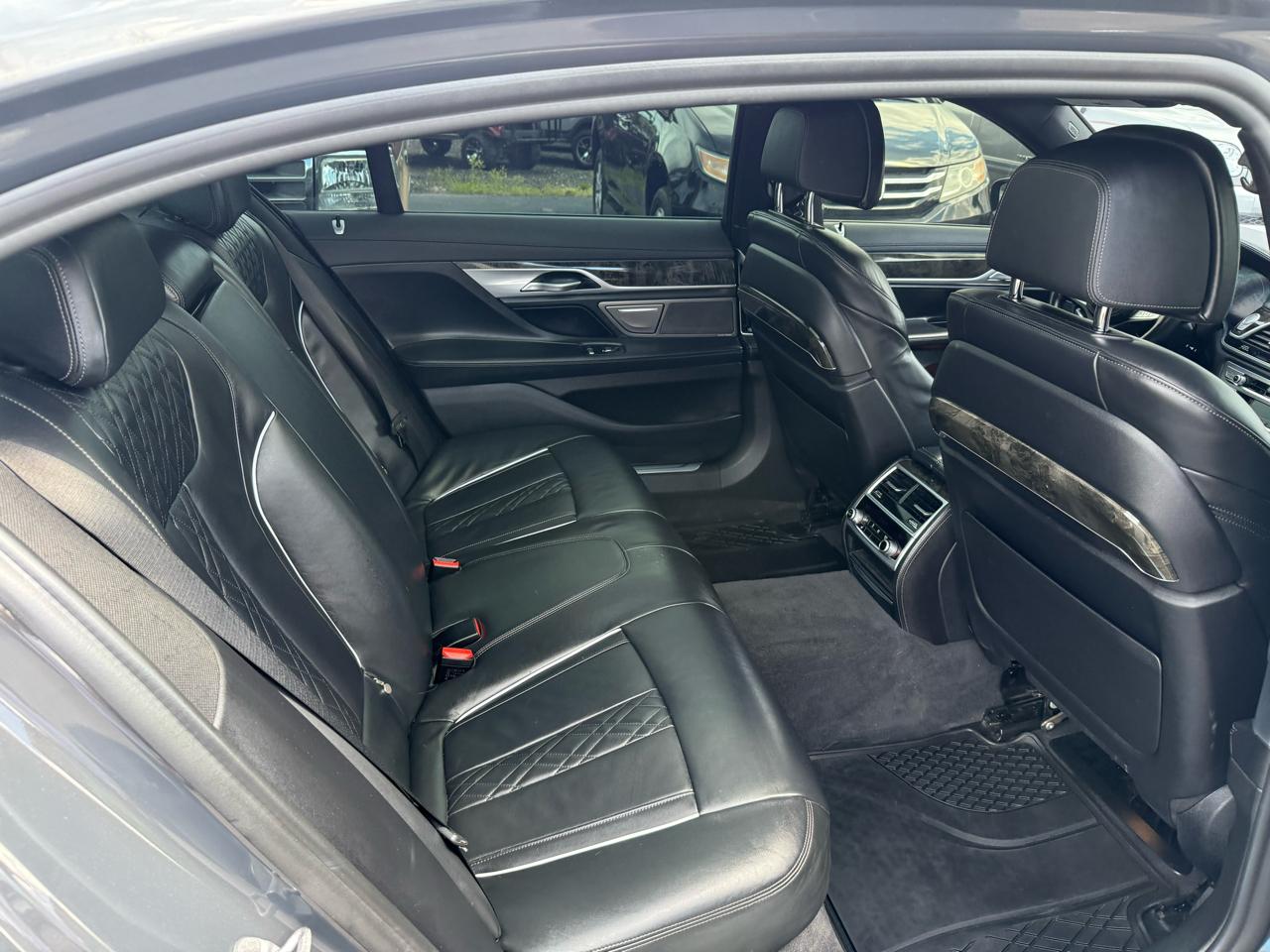 BMW 7 Series  2022