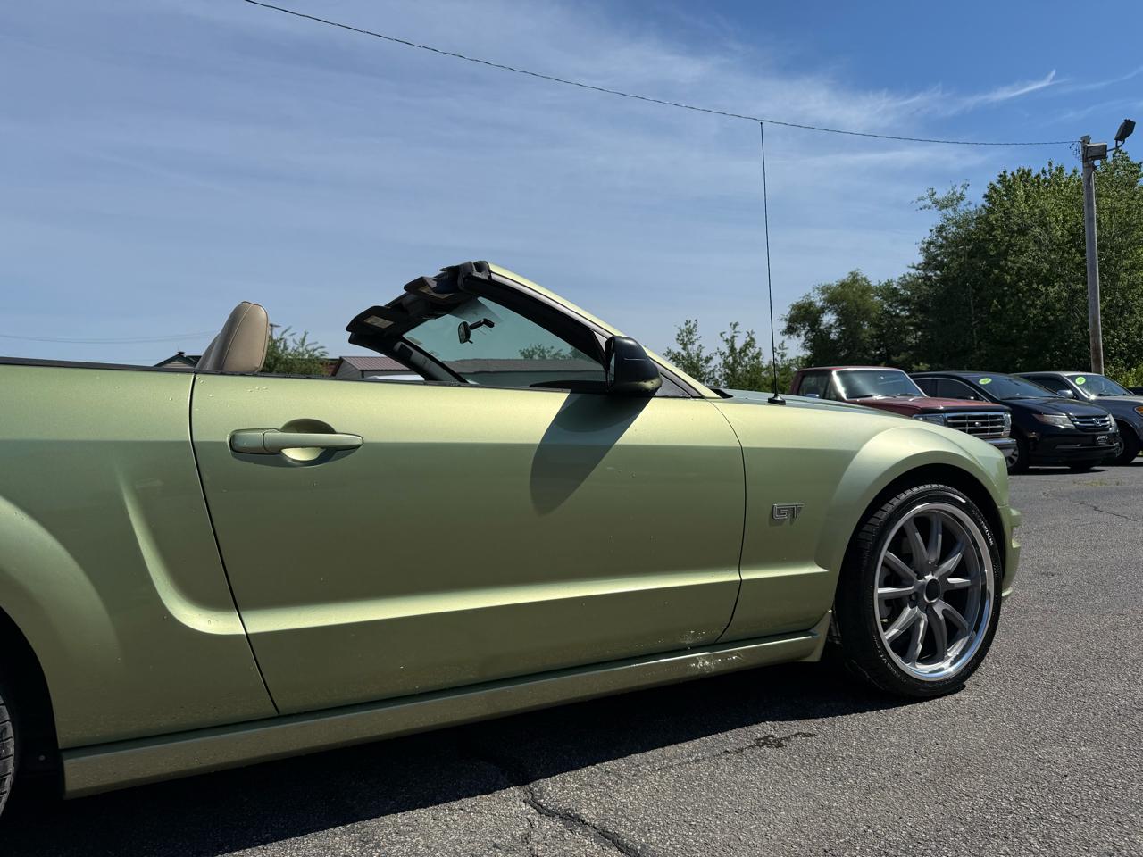 Ford Mustang  2005