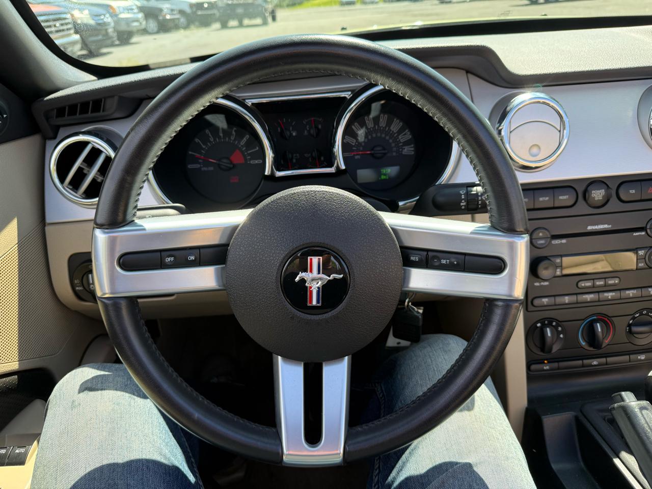 Ford Mustang  2005