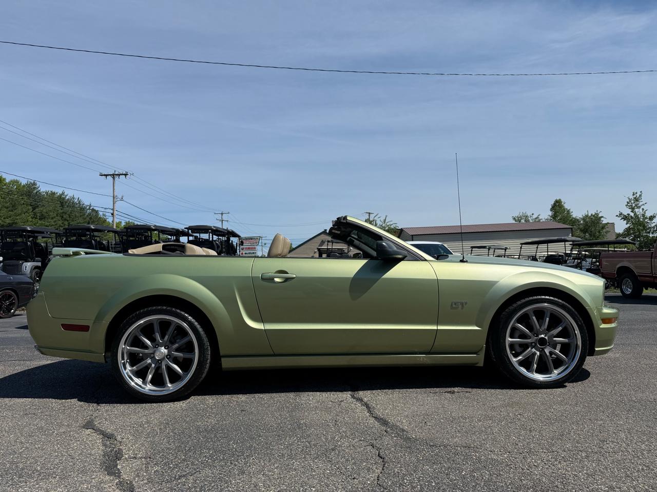 Ford Mustang  2005