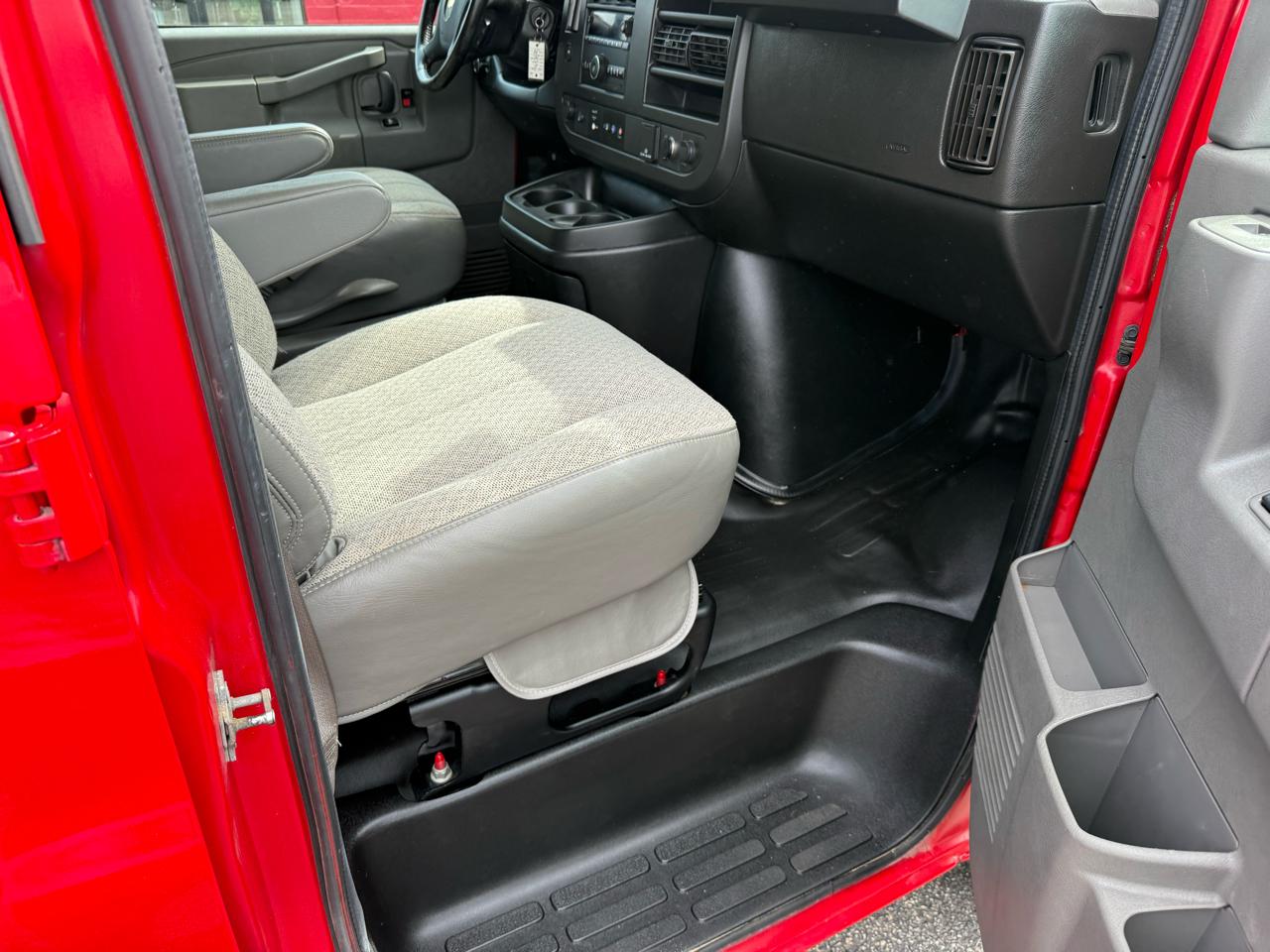 Chevrolet Express Cargo Van  2022