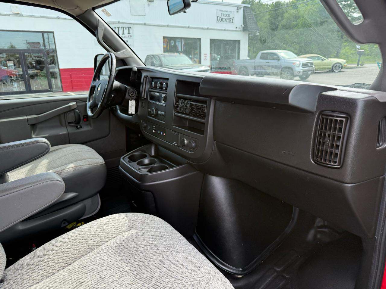 Chevrolet Express Cargo Van  2022