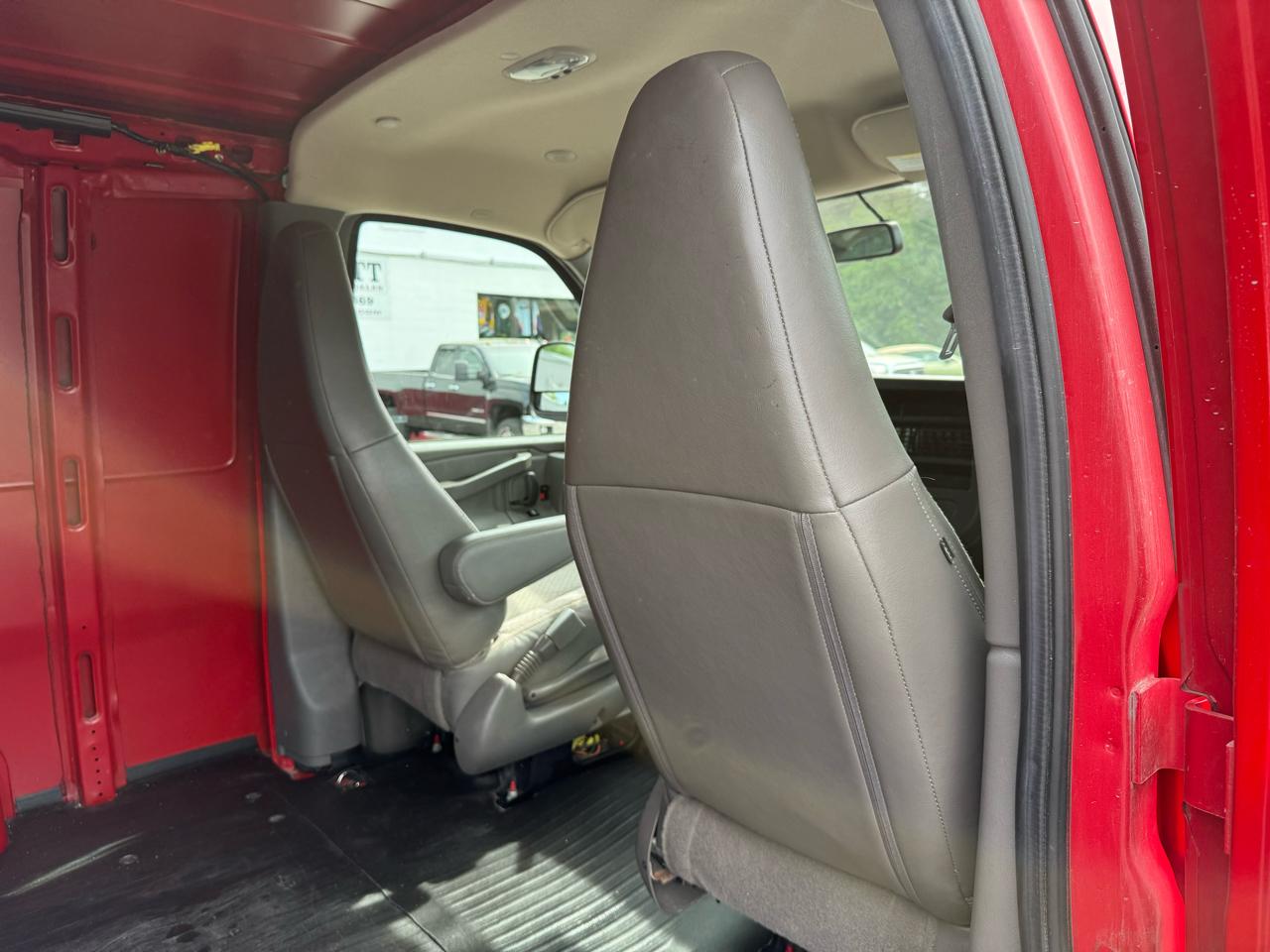 Chevrolet Express Cargo Van  2022