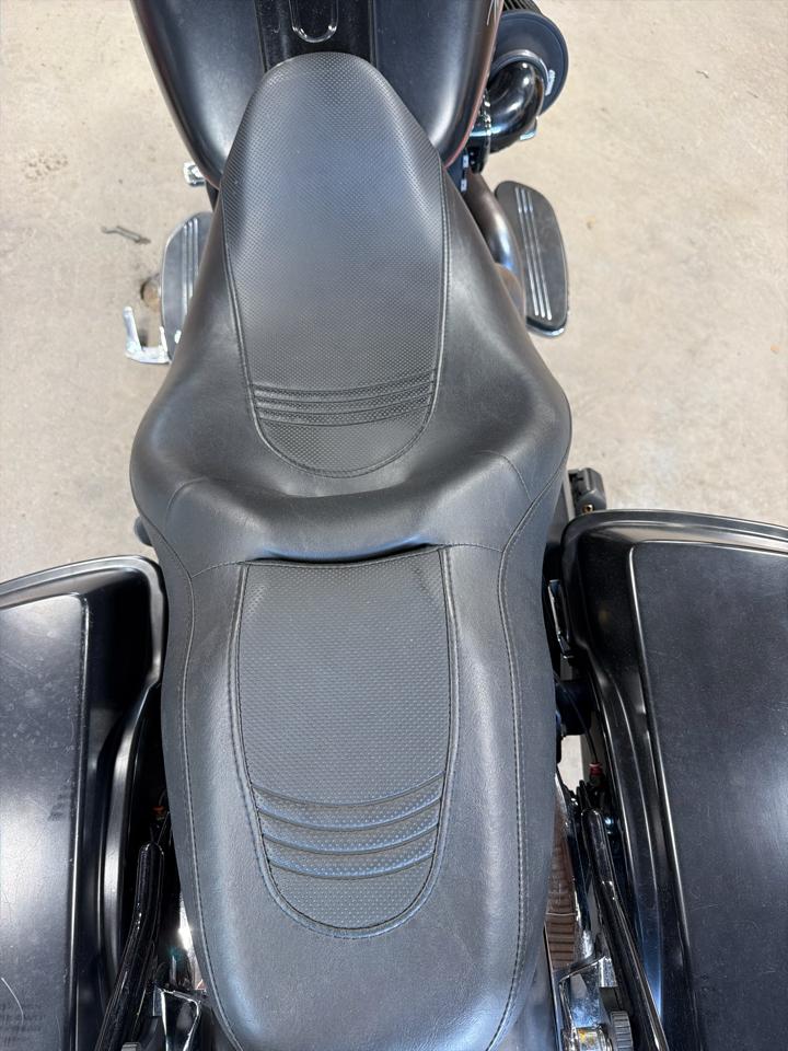 Harley-Davidson Road Glide Custom  2012