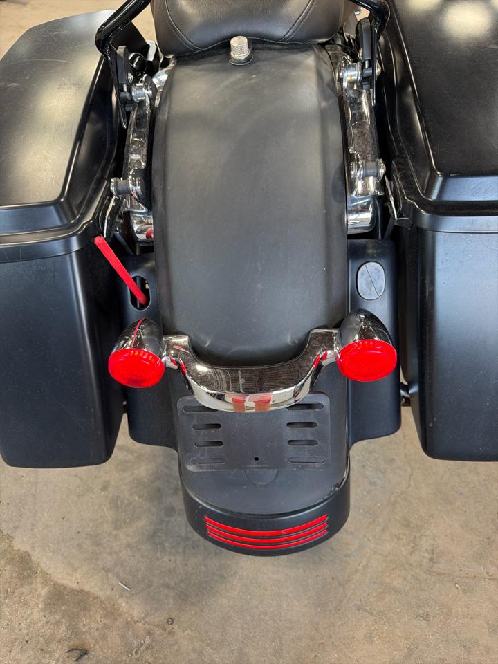 Harley-Davidson Road Glide Custom  2012