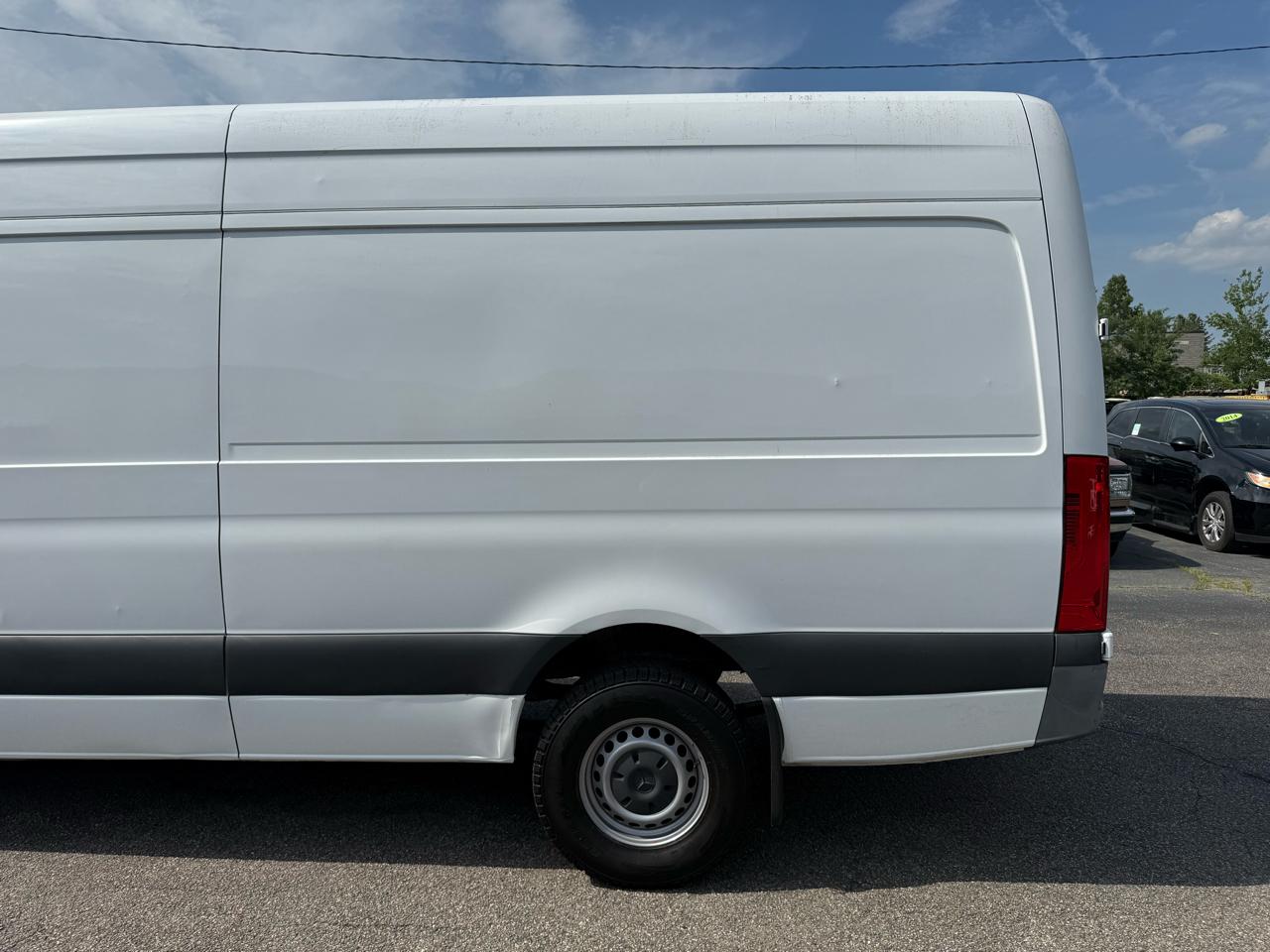 Mercedes-Benz Sprinter Cargo Van  2021