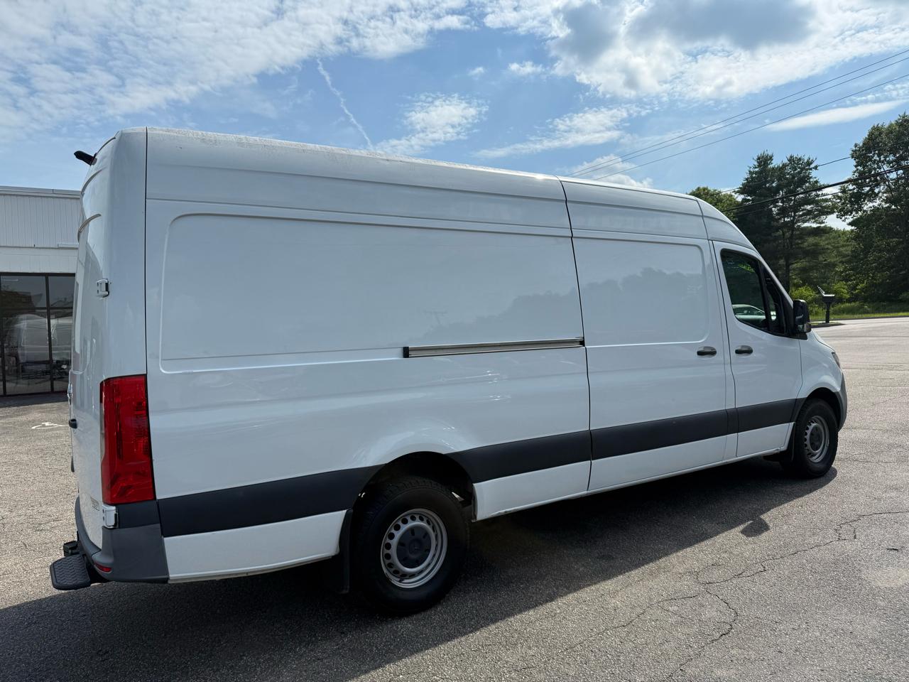 Mercedes-Benz Sprinter Cargo Van  2021