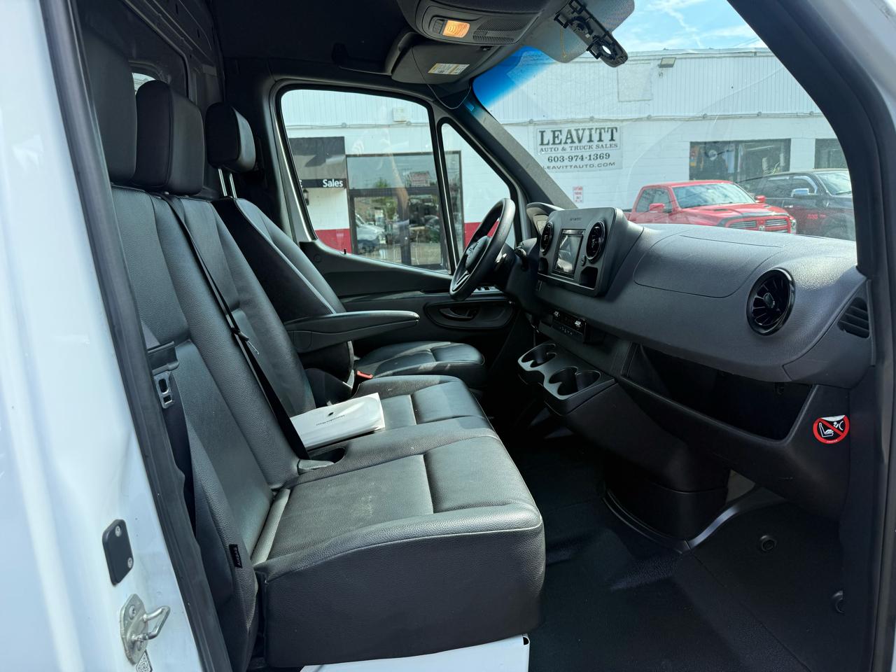 Mercedes-Benz Sprinter Cargo Van  2021