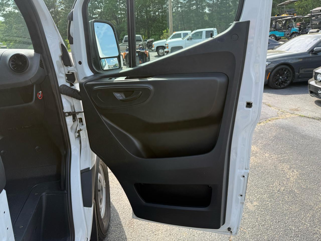 Mercedes-Benz Sprinter Cargo Van  2021