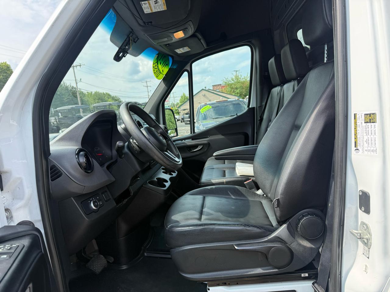Mercedes-Benz Sprinter Cargo Van  2021