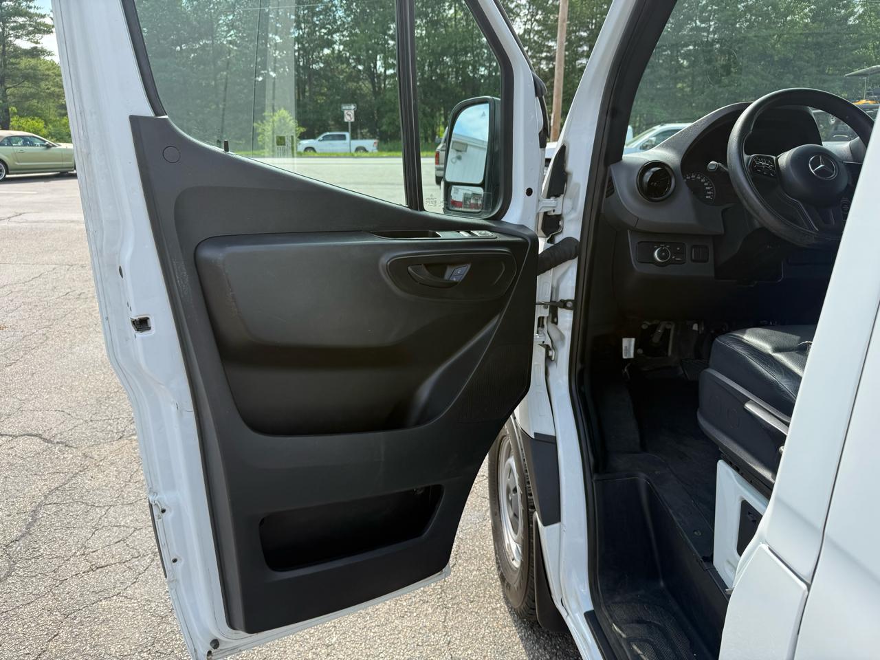 Mercedes-Benz Sprinter Cargo Van  2021