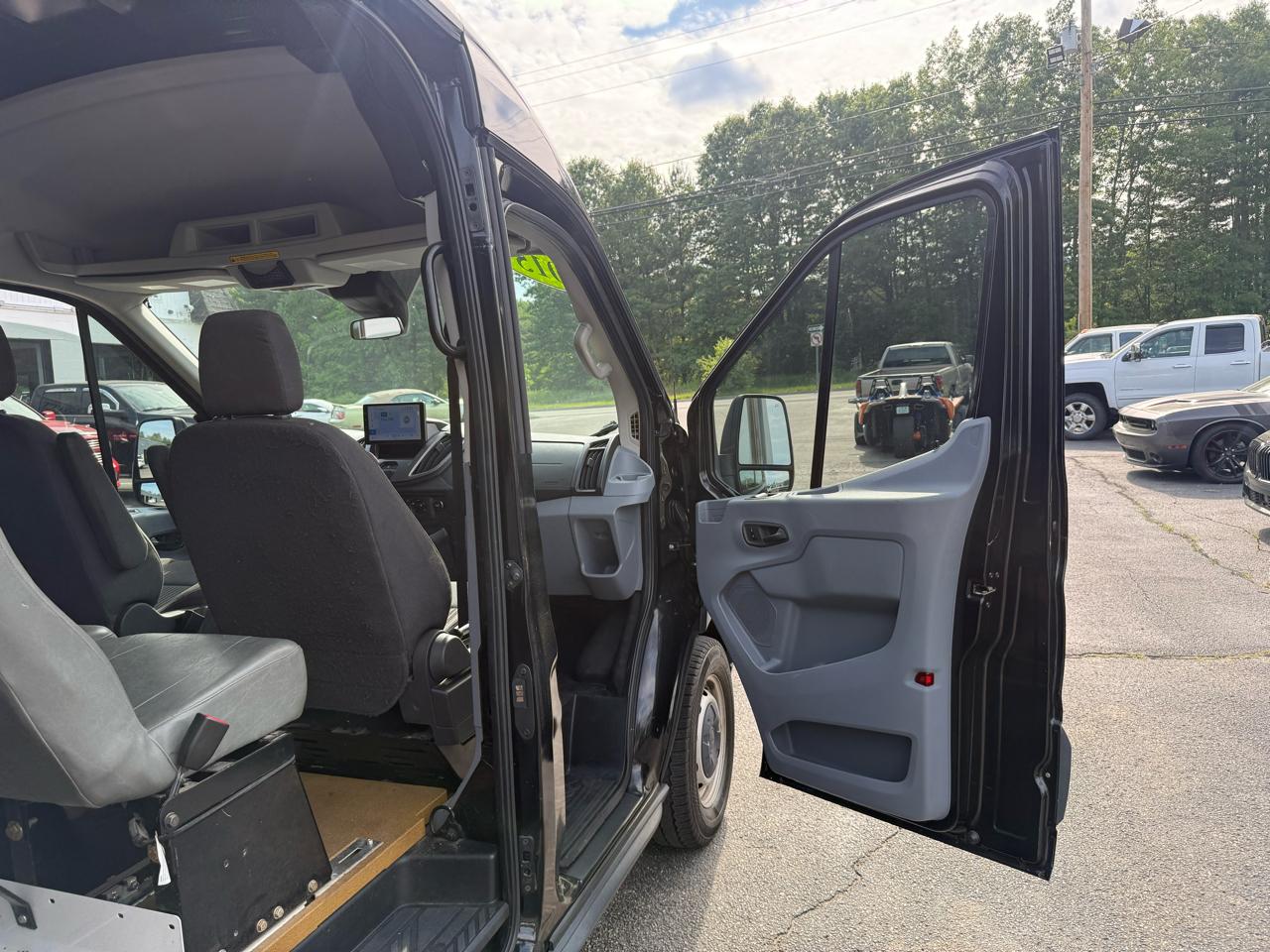 Ford Transit Cargo Van T-250 148" Med Rf 9000 GVWR Sliding RH Dr 2015