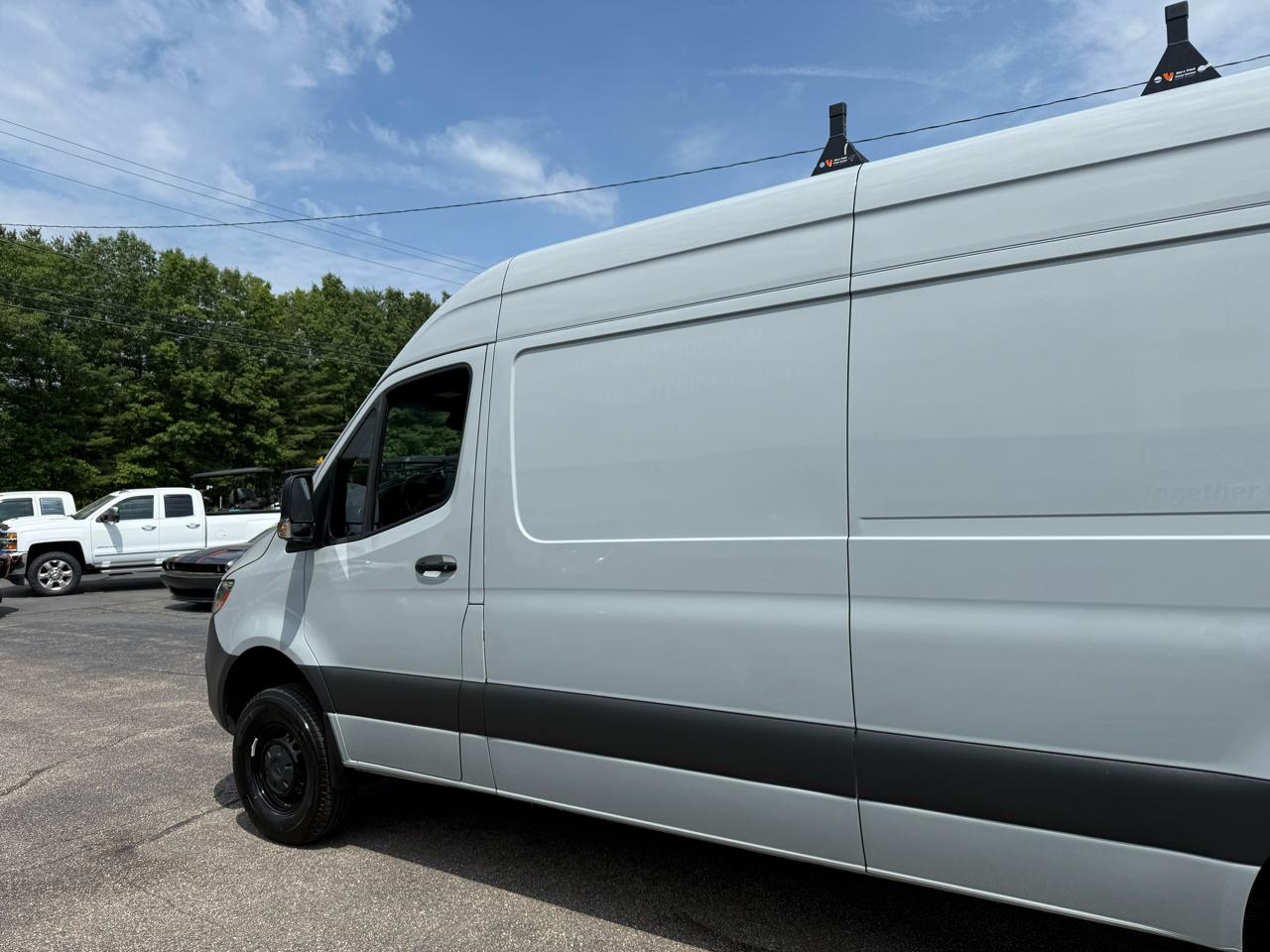 Mercedes-Benz Sprinter Van  2022