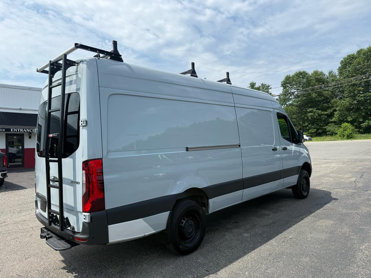 Mercedes-Benz Sprinter Van  2022