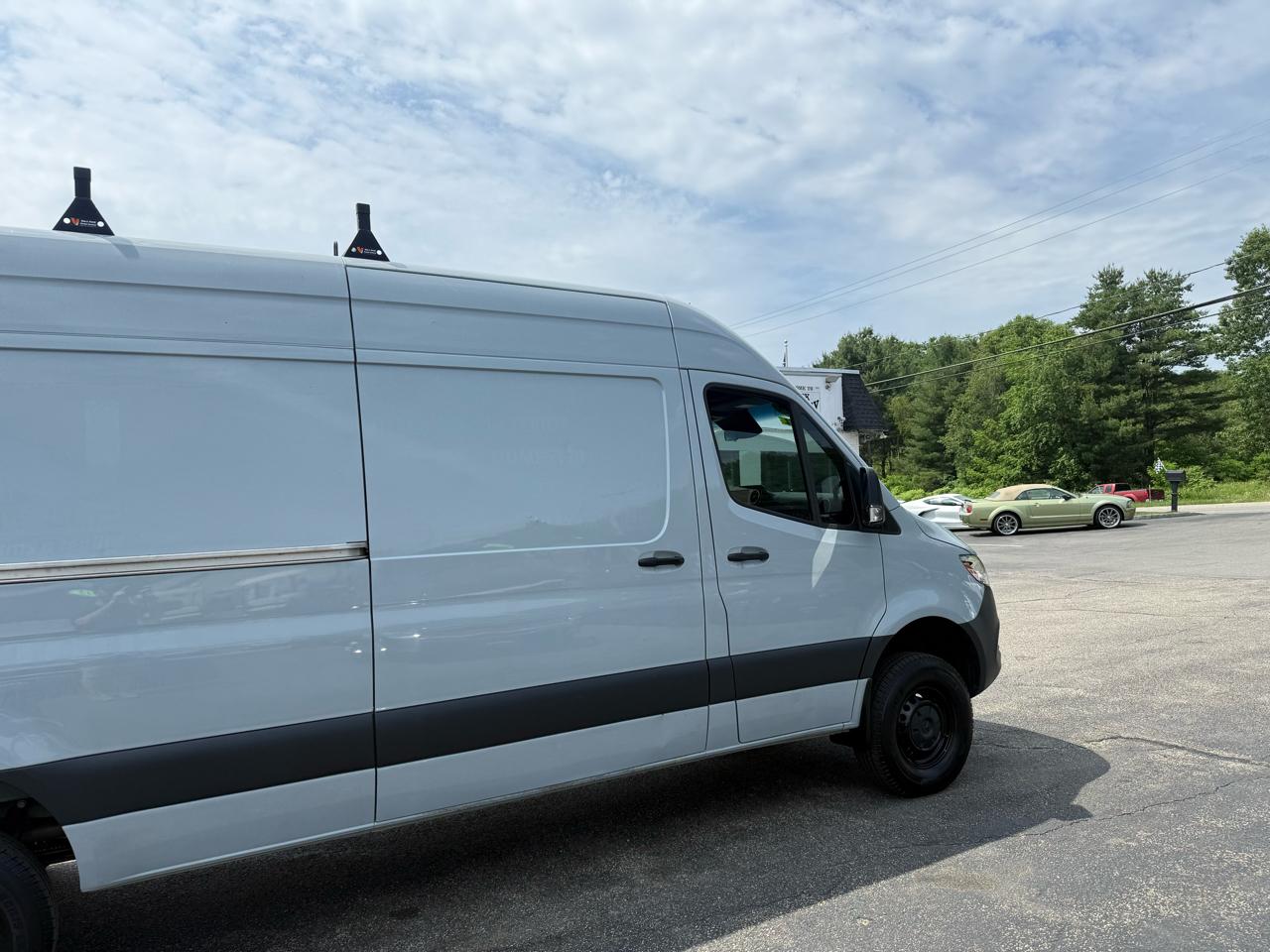 Mercedes-Benz Sprinter Van  2022