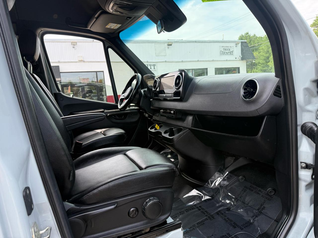 Mercedes-Benz Sprinter Van  2022