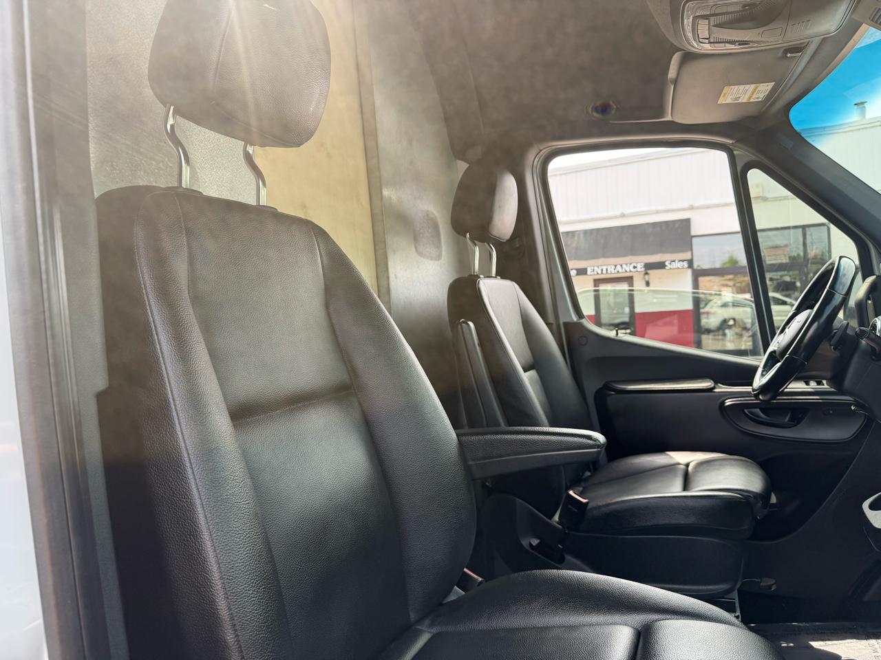 Mercedes-Benz Sprinter Van  2022