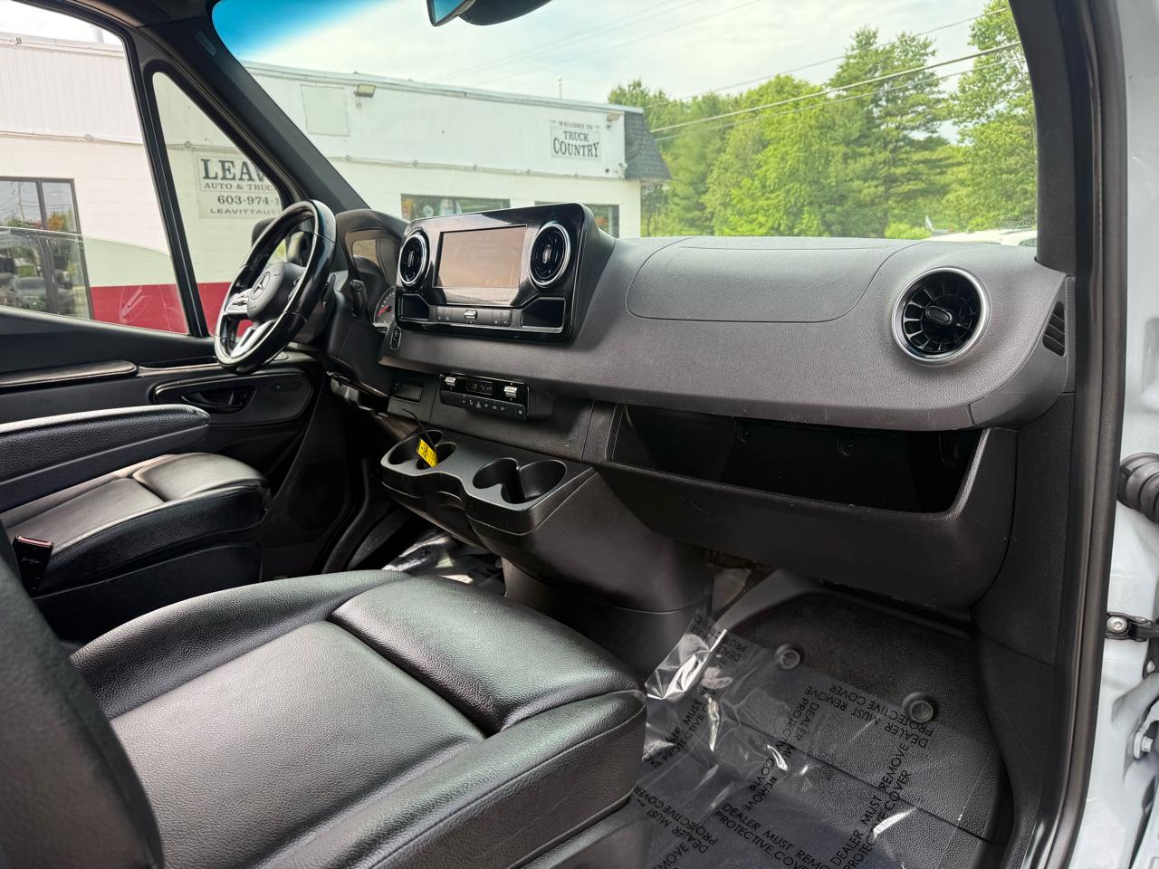 Mercedes-Benz Sprinter Van  2022