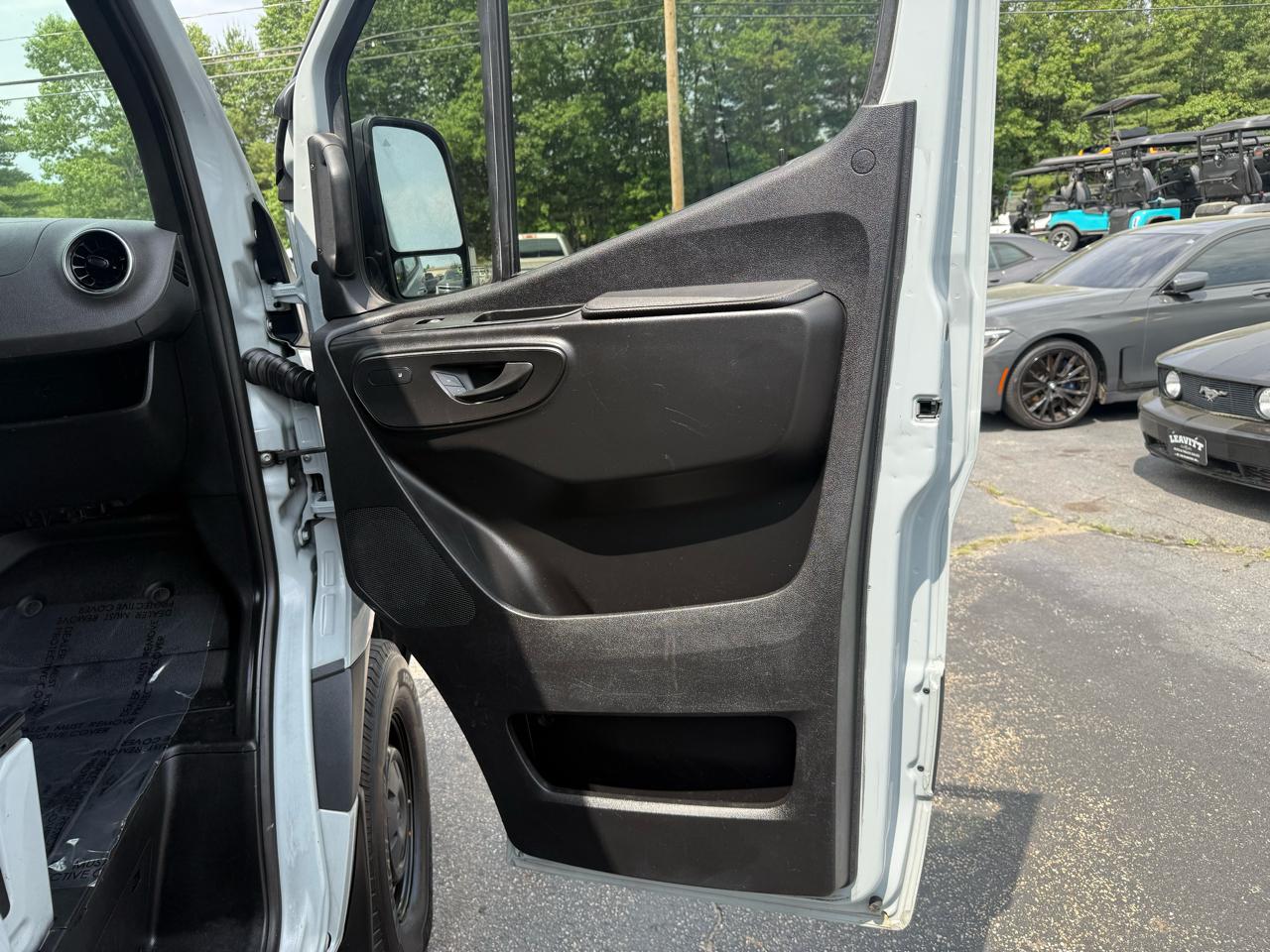 Mercedes-Benz Sprinter Van  2022
