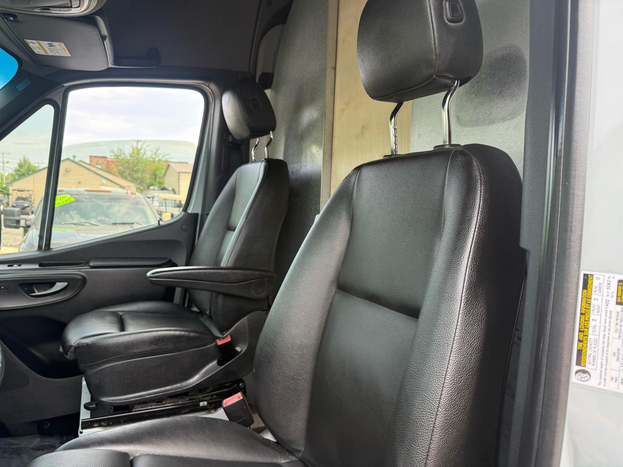 Mercedes-Benz Sprinter Van  2022
