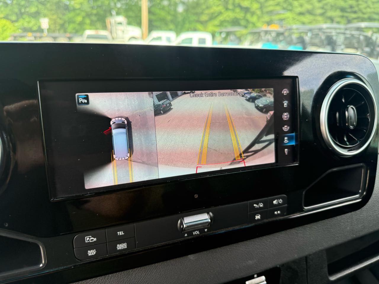 Mercedes-Benz Sprinter Van  2022