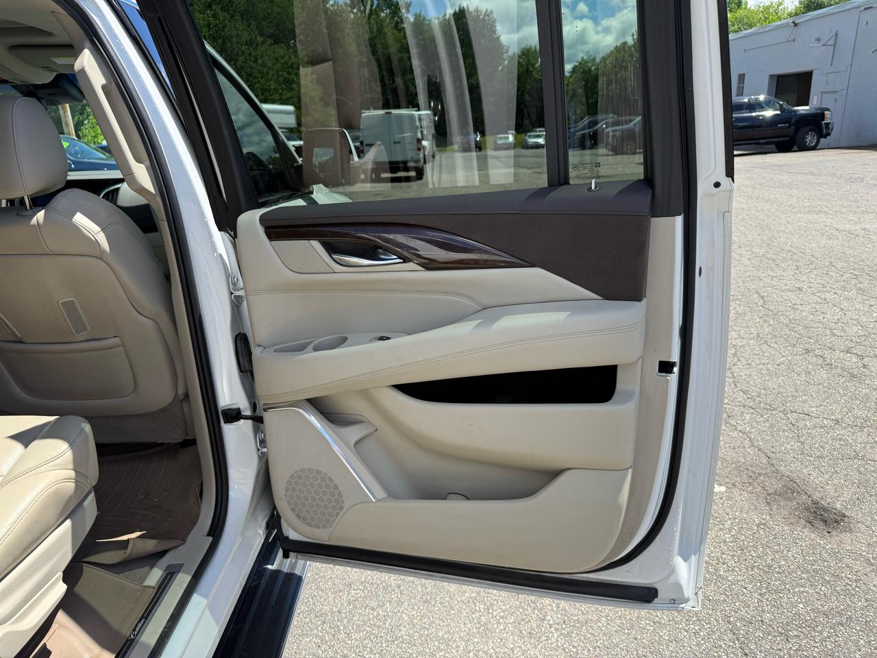 Cadillac Escalade ESV  2017