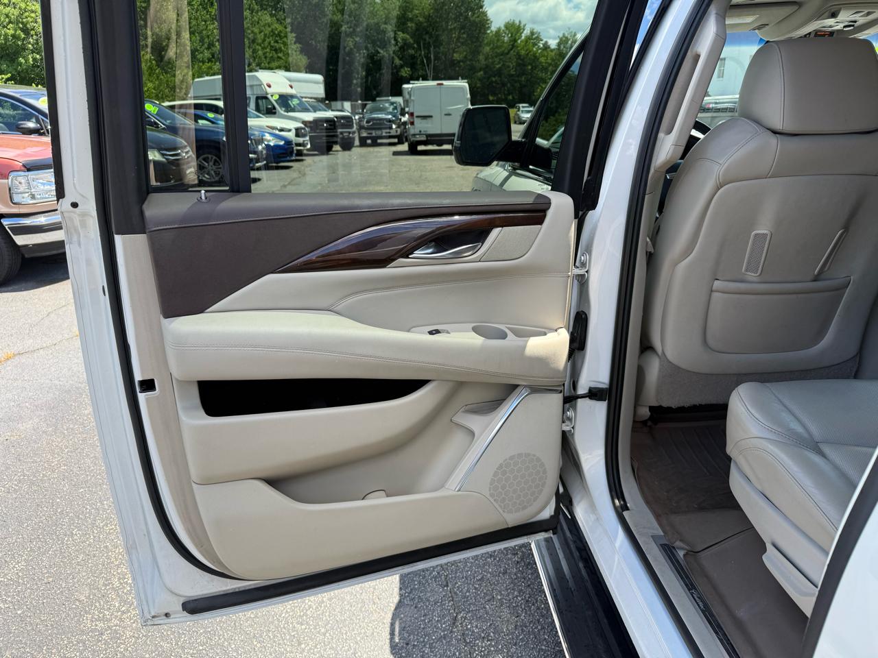 Cadillac Escalade ESV  2017