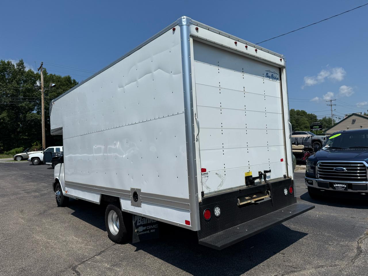 Chevrolet Express Commercial Cutaway 3500 Van 159" 2015