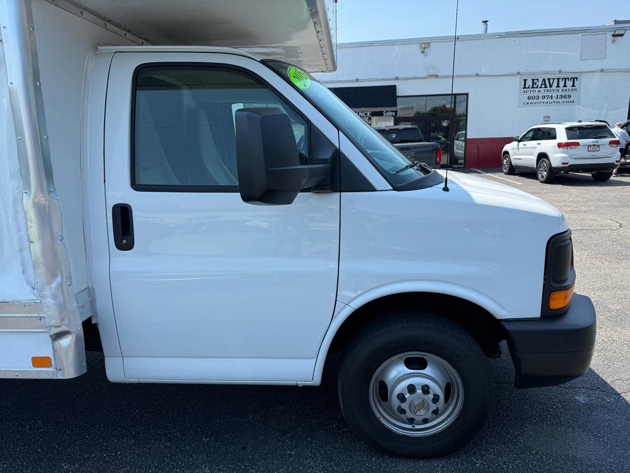 Chevrolet Express Commercial Cutaway 3500 Van 159" 2015