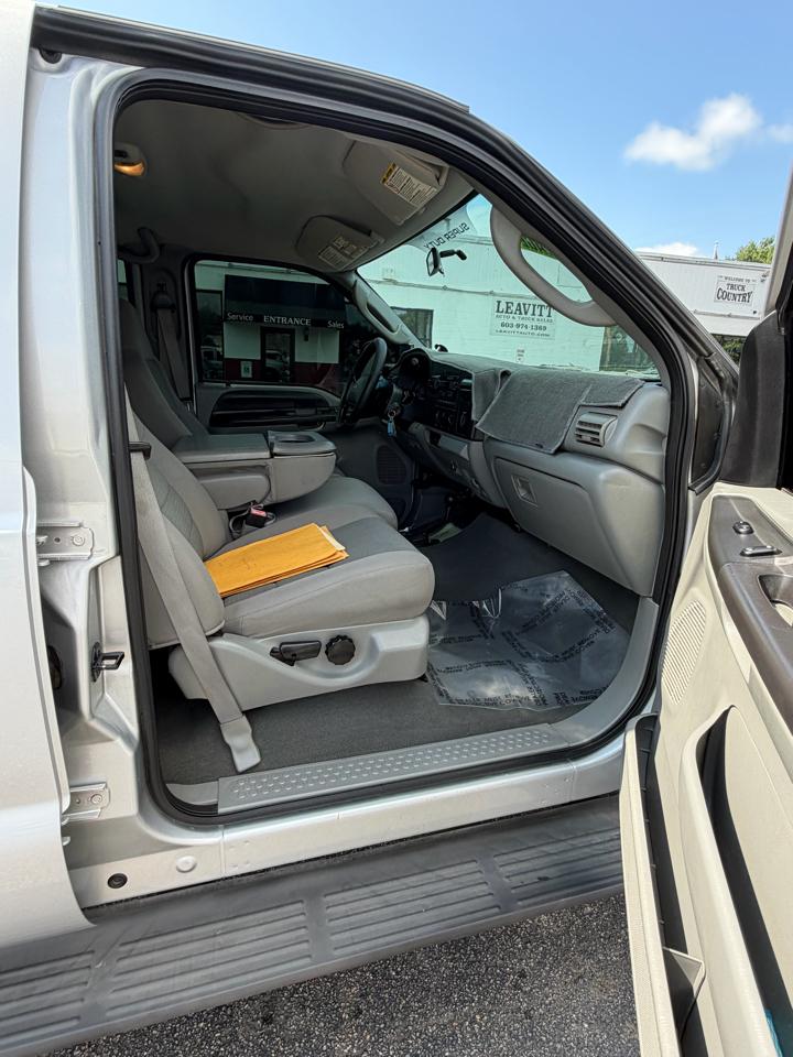 Ford F-250 Crew Cab  2005
