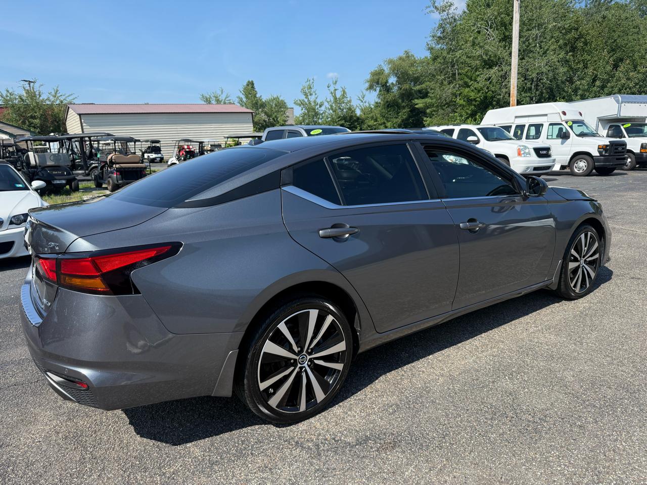 Nissan Altima  2021