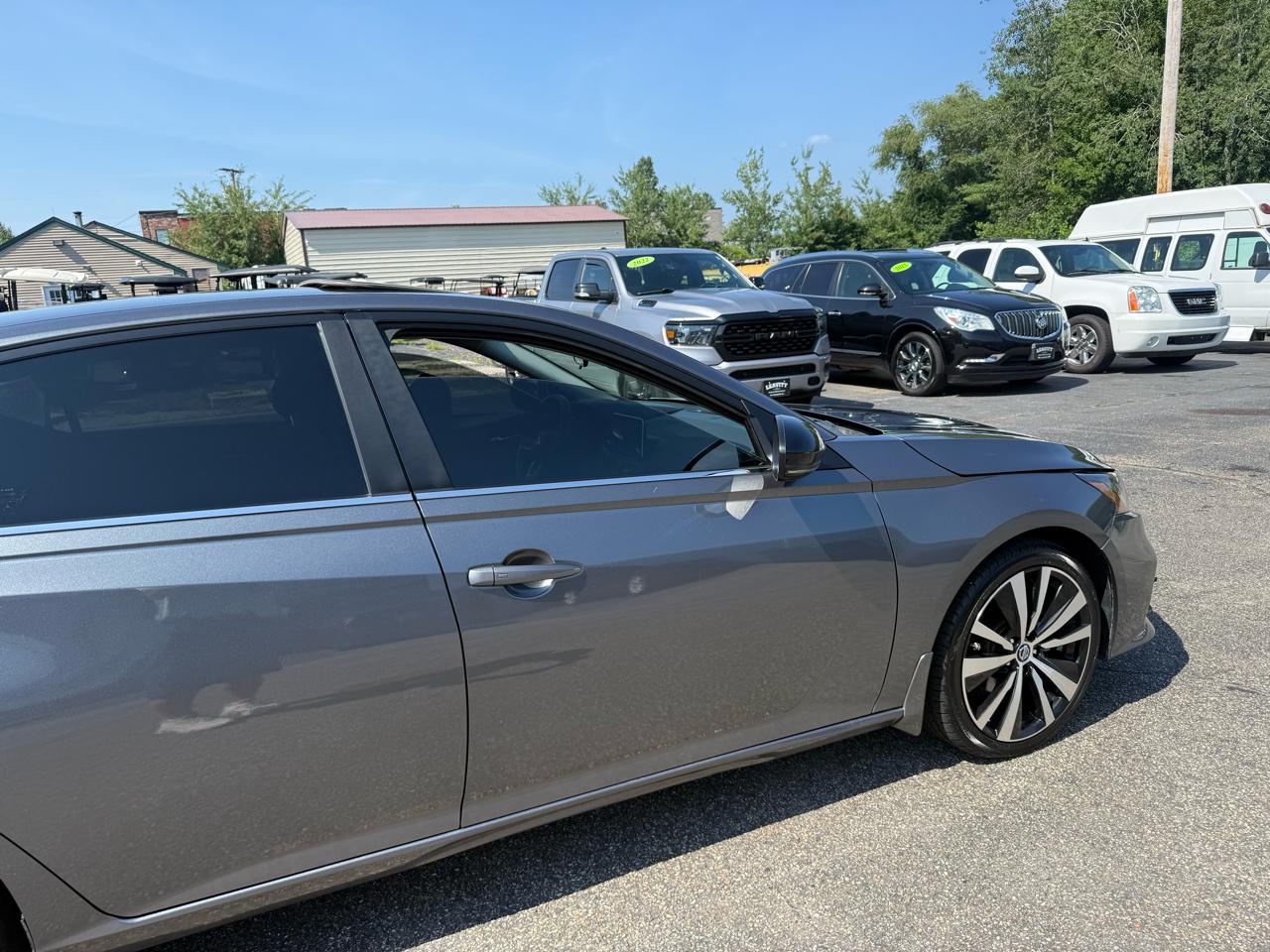 Nissan Altima  2021