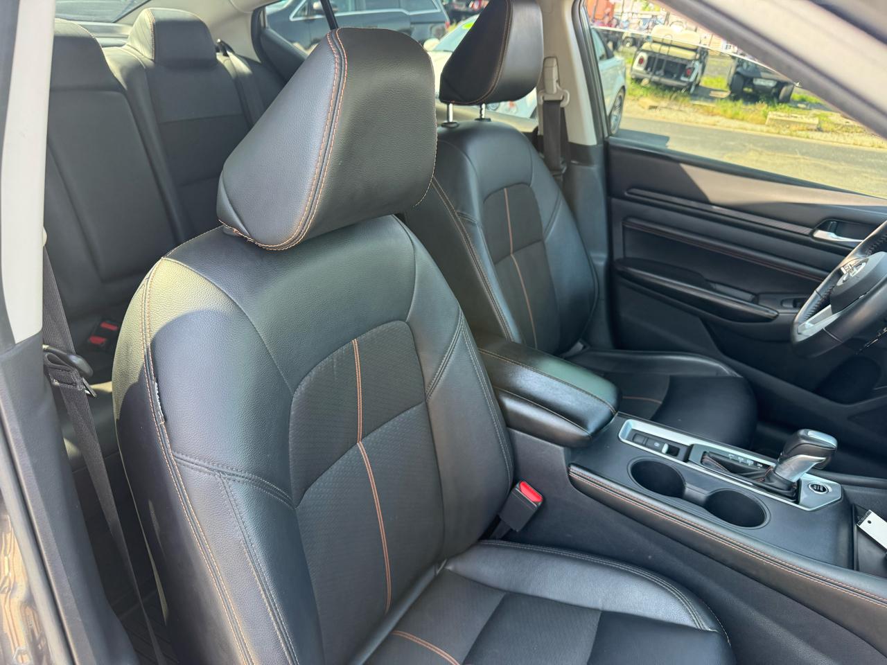 Nissan Altima  2021