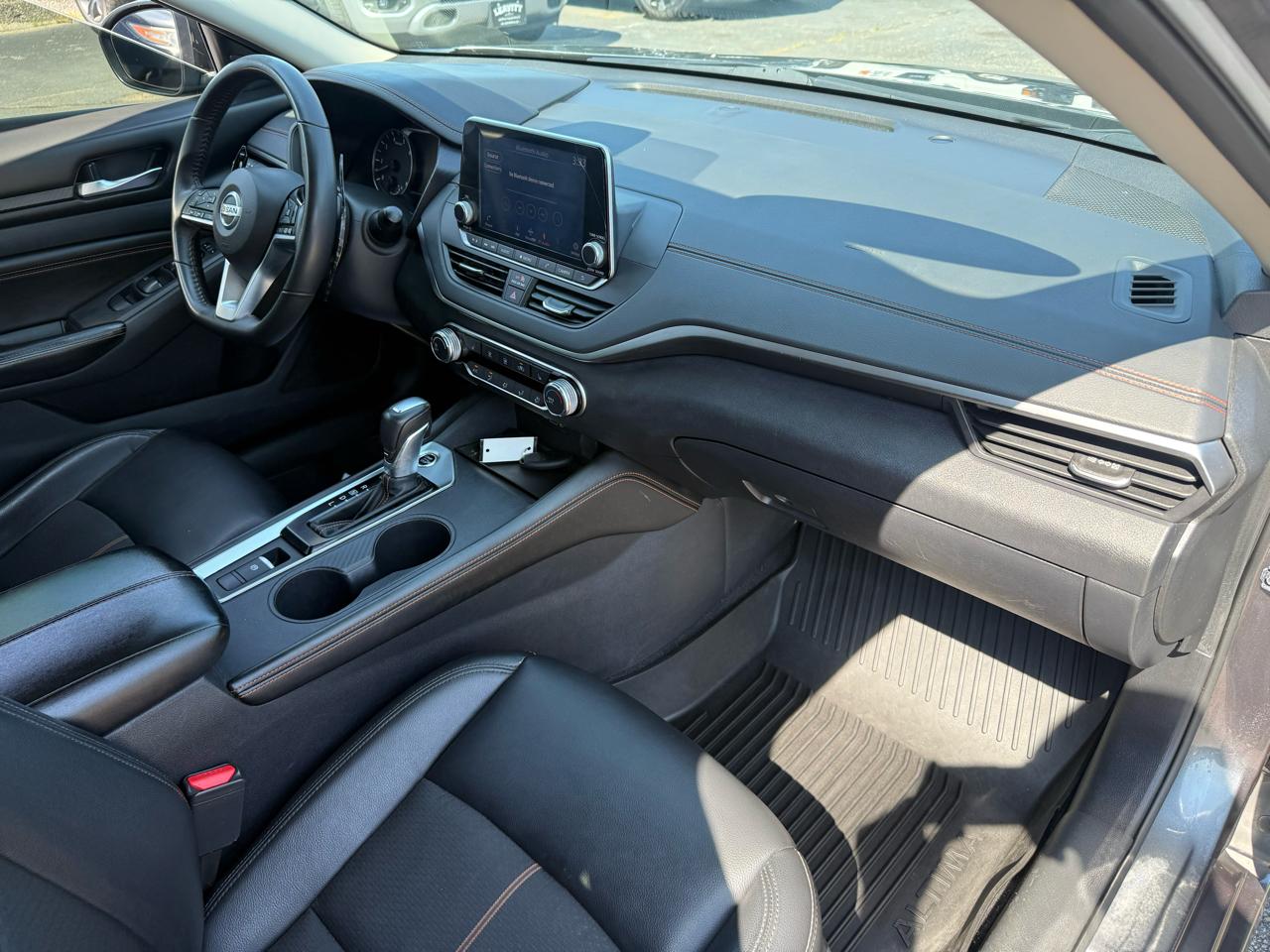 Nissan Altima  2021