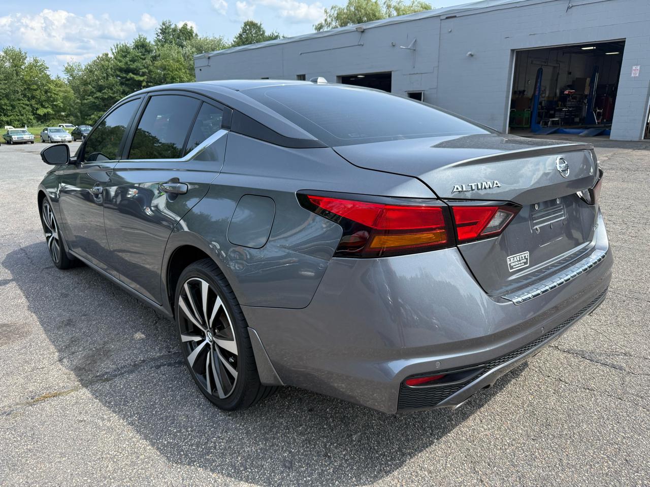 Nissan Altima  2021